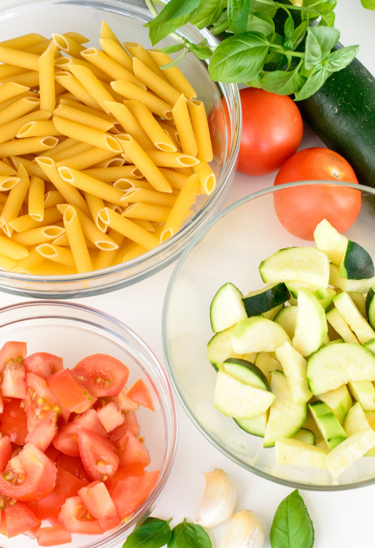 Easy and quick vegetarian pasta with zucchini and tomato