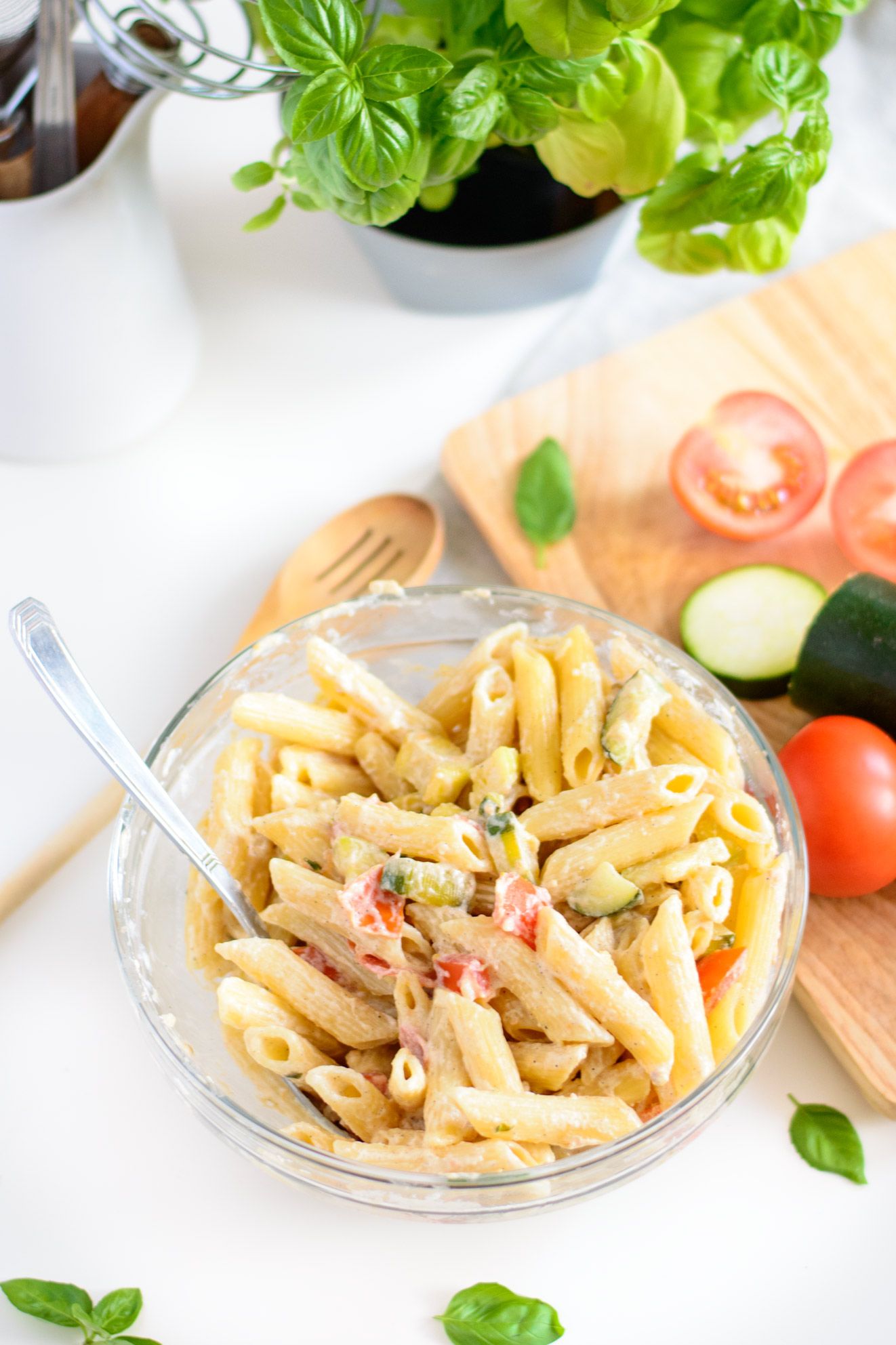 Easy and quick vegetarian pasta with zucchini and tomato