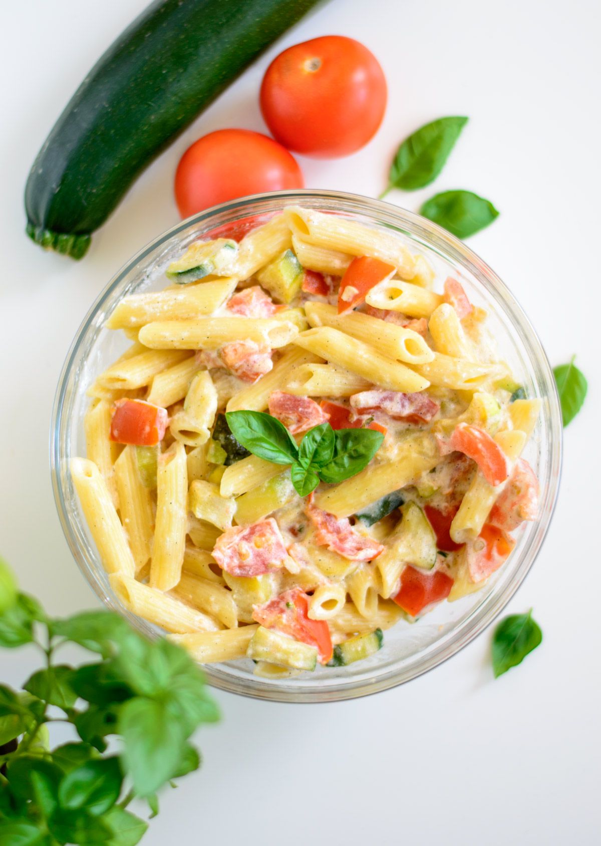 Easy and quick vegetarian pasta with zucchini and tomato