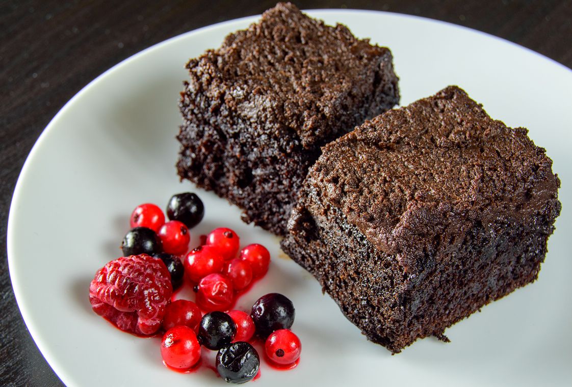 Dark chocolate zucchini cake