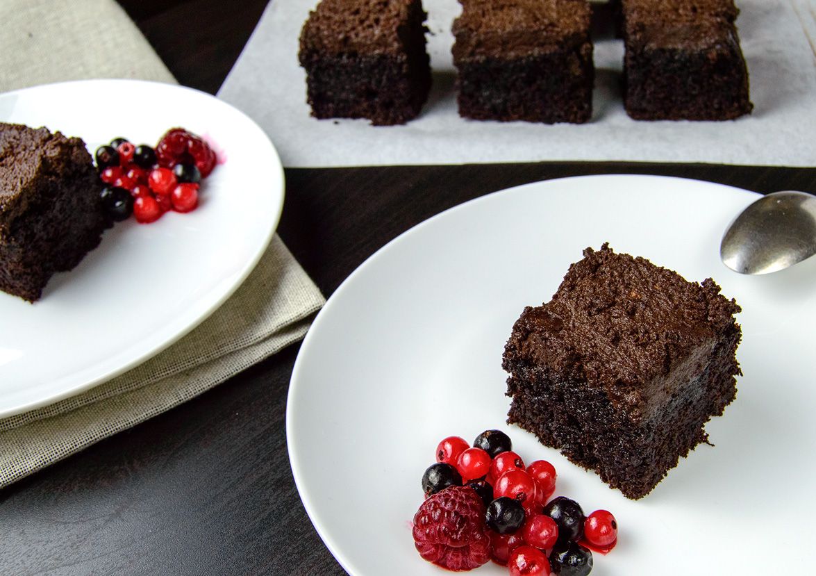 Dark chocolate zucchini cake