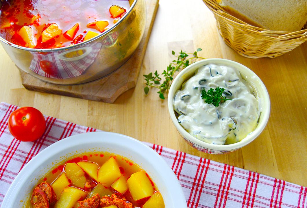 Zucchini salad with paprika potato