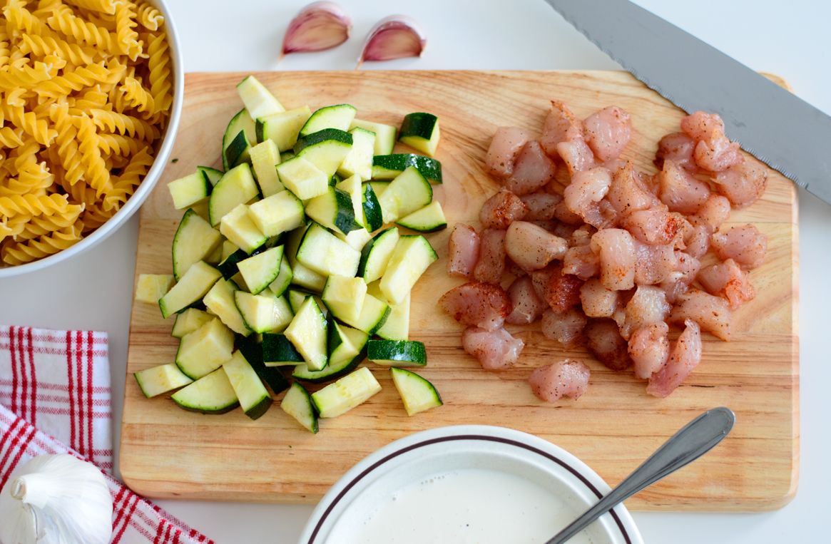 Pasta casserole with zucchini and chicken