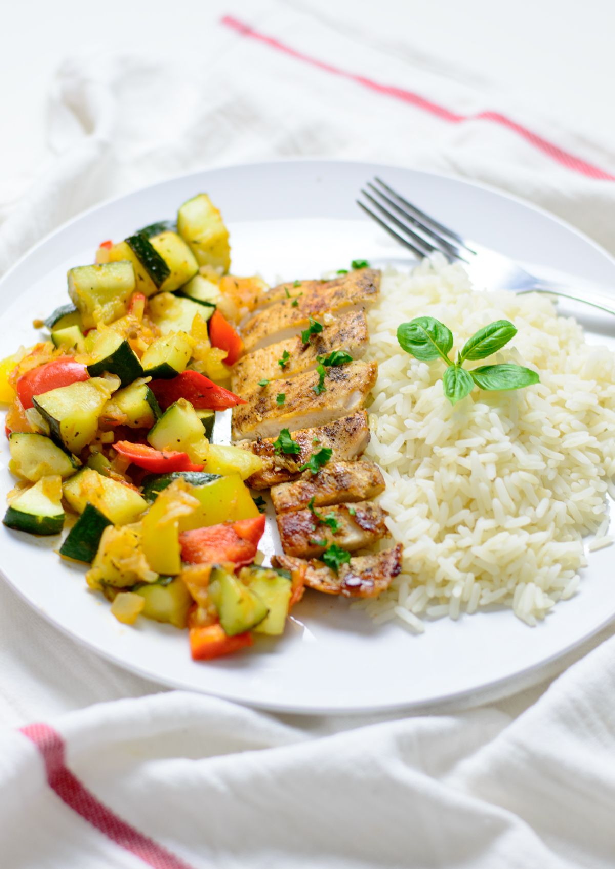 Chicken breast with vegetables and rice