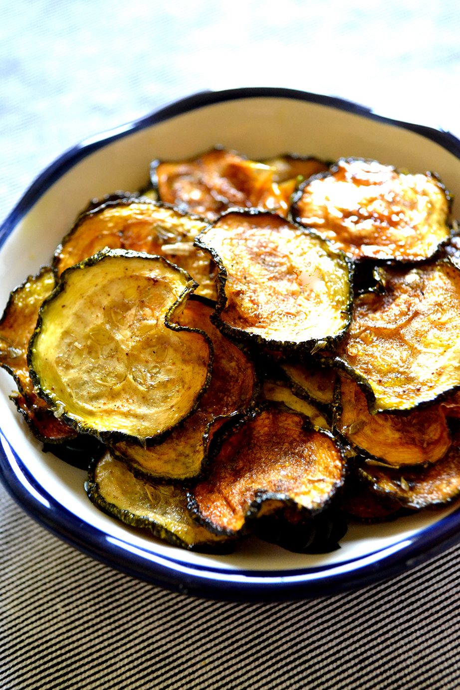 Baked zucchini chips