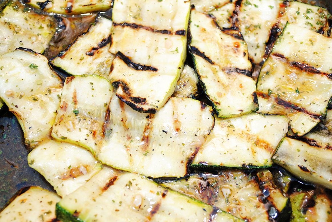 Grilled zucchini salad