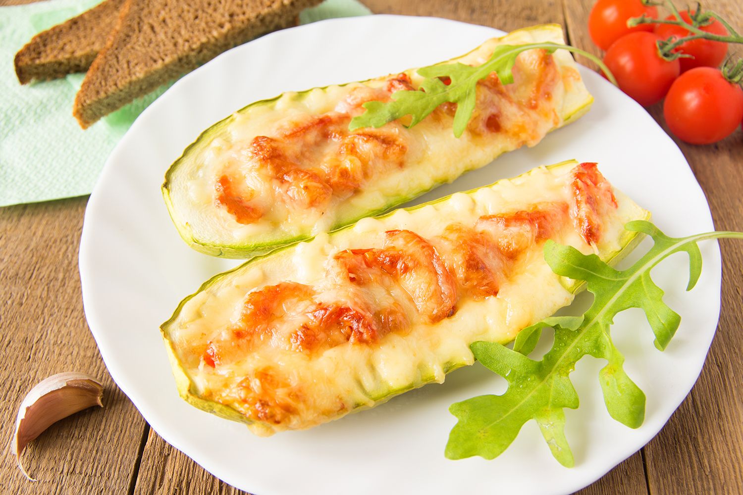 Stuffed zucchini with honey-mustard-curry chicken