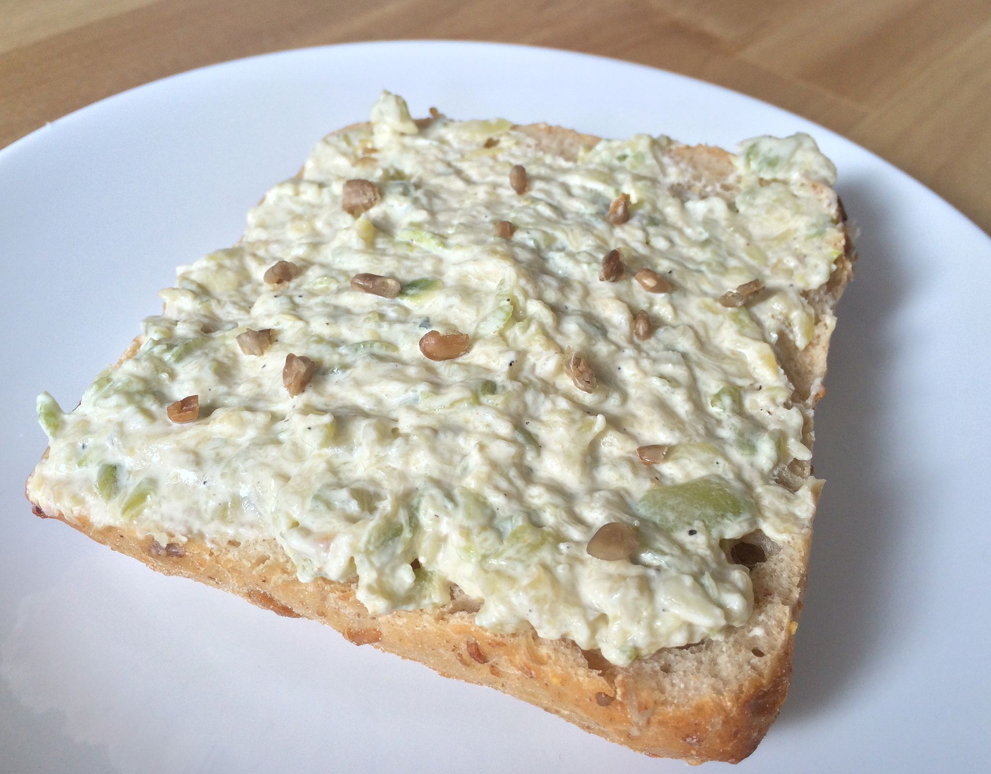 Zucchini dip with linseed