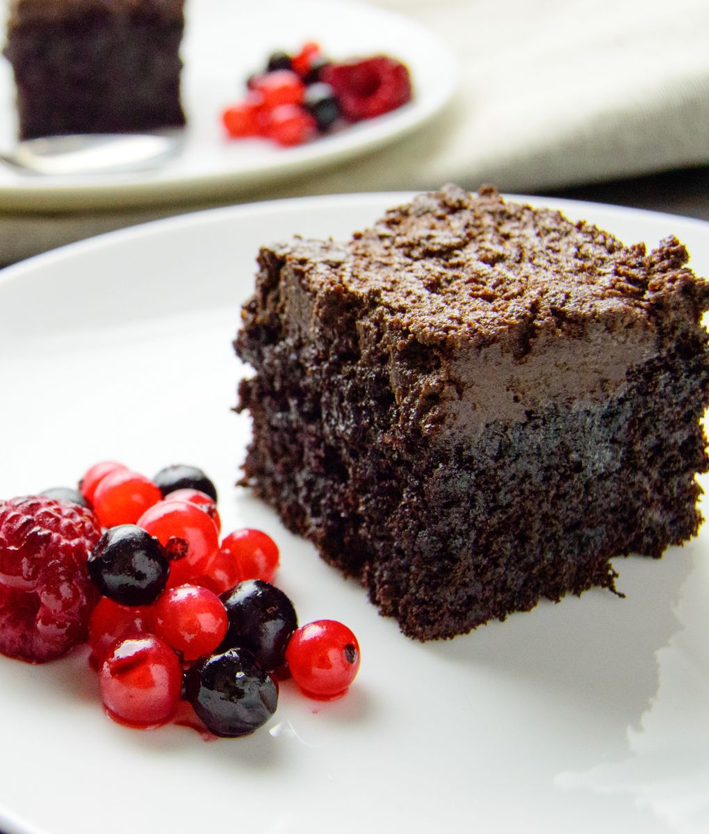 Dark chocolate zucchini cake