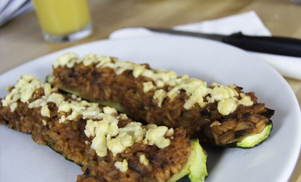 Stuffed zucchini with rice and mushroom