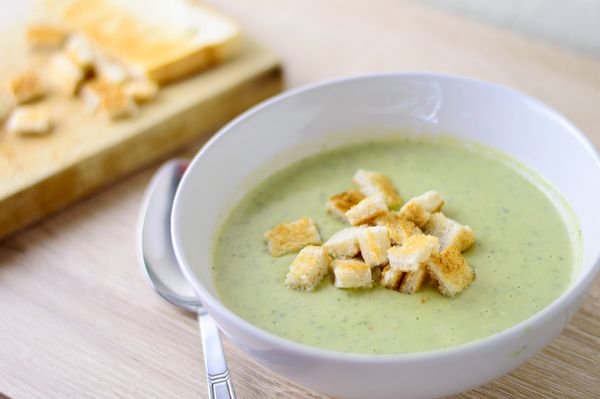 Zucchini cream soup with thyme